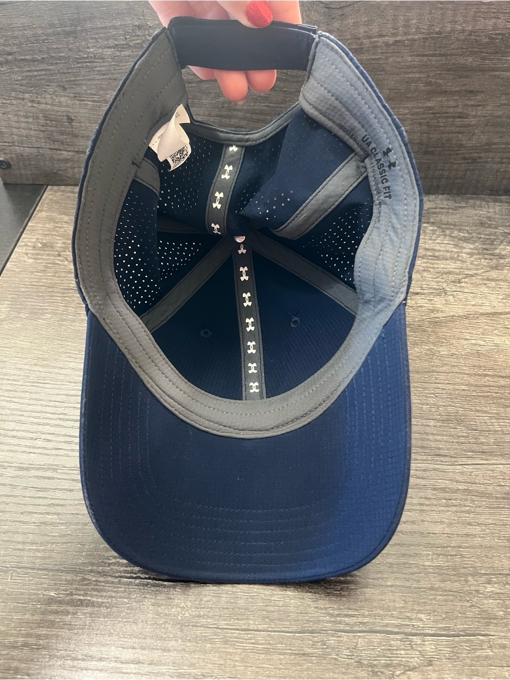 Hat - Picture 3 of 4